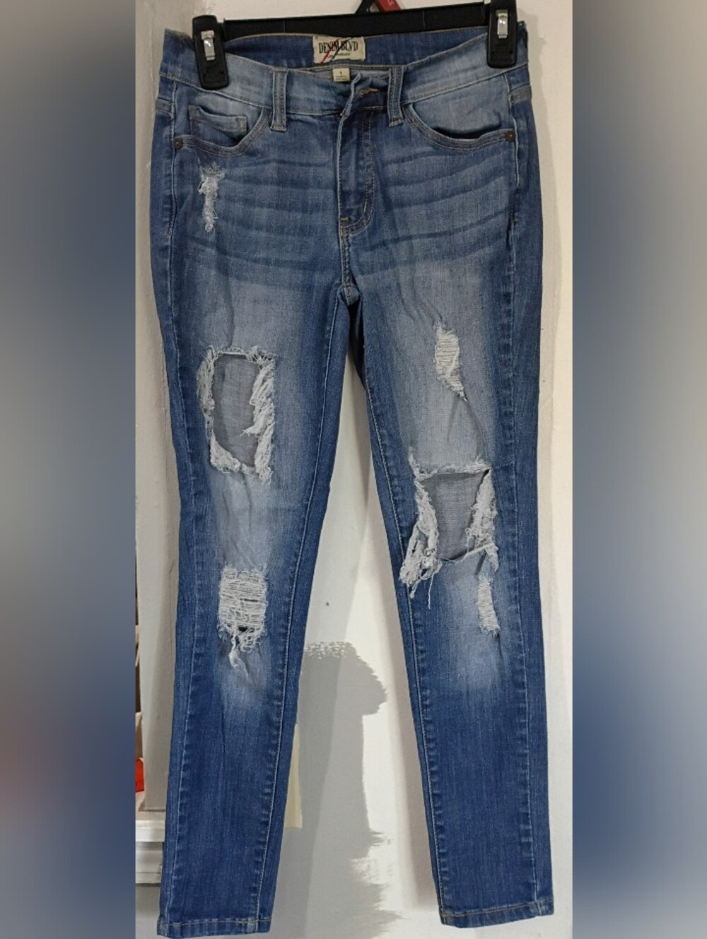 Size 1 Denim Blvd Distressed Skinny Jeans